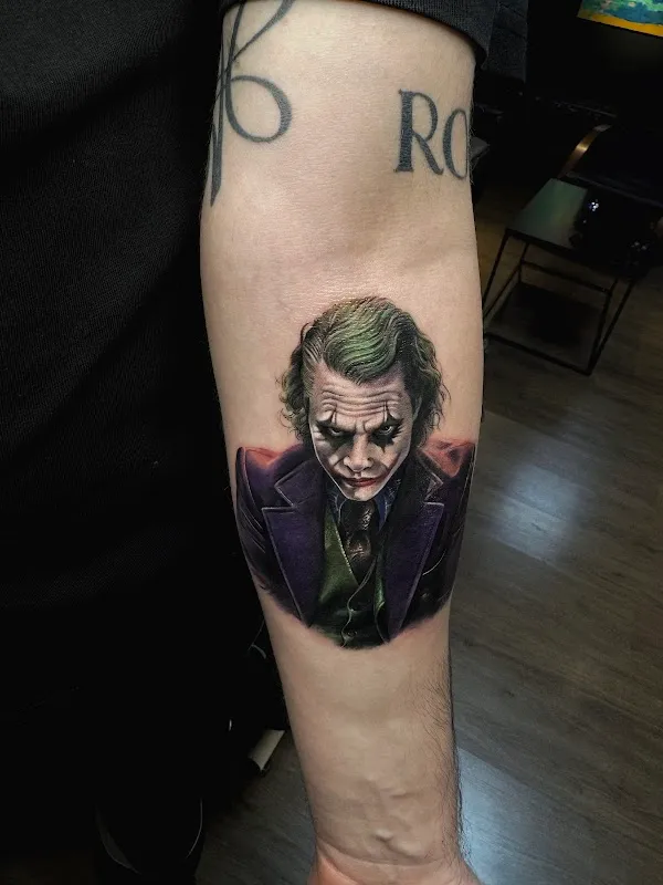 Dark House Tattoo Tirana