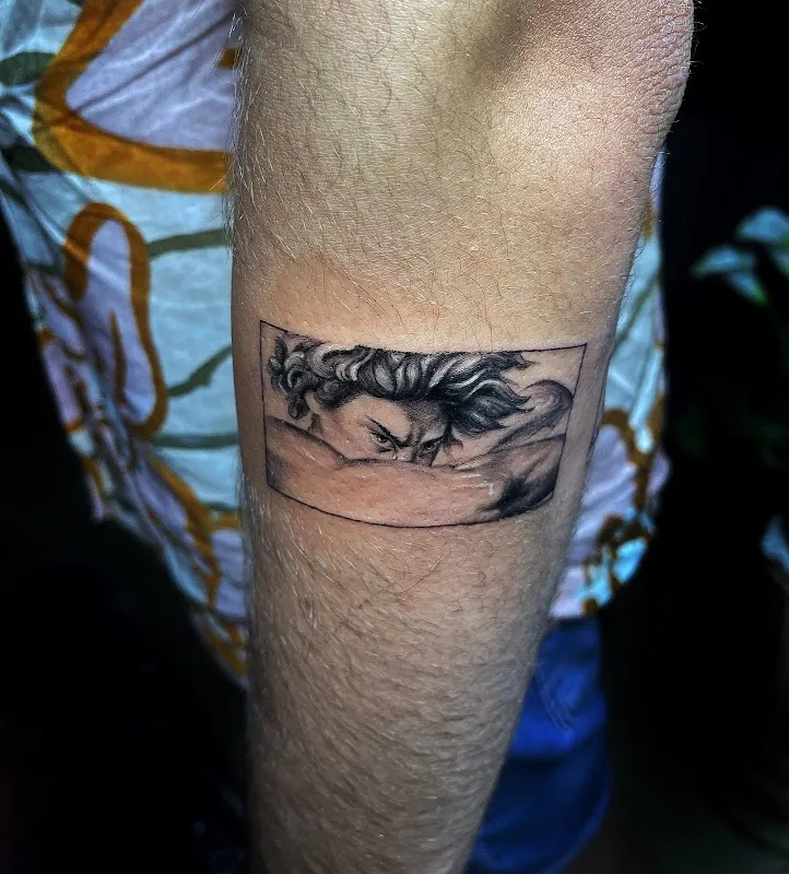 Dark House Tattoo Tirana