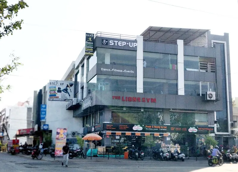 STEP UP AND DANCE ACADEMY