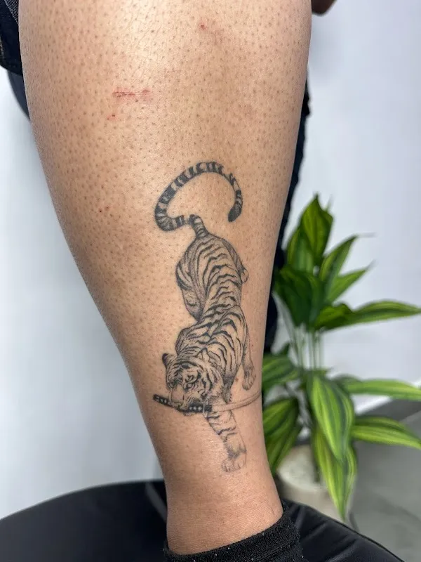 Moon Tattoos & Piercings - Best Female Tattoo Artist In Delhi