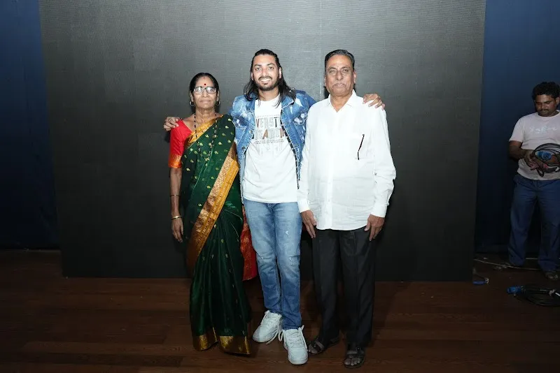 SANDY'S DANCE STUDIO IN AIROLI