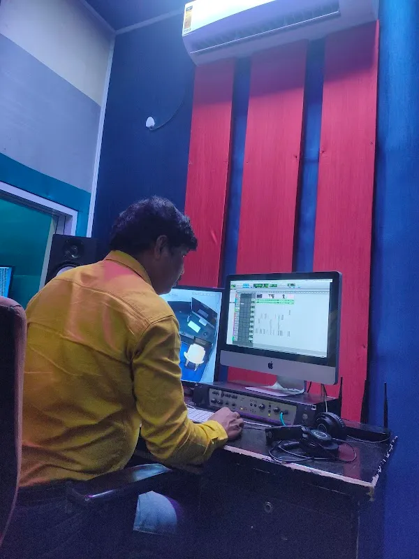 SL Studio's- Podcast Dubbing, Song Recording & Video Shoot Services