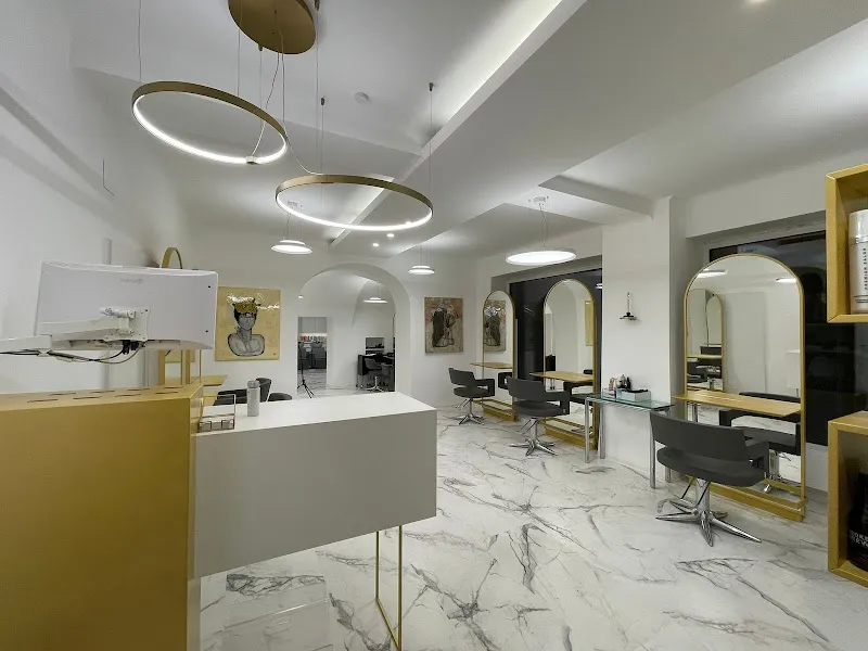 Premium Salon