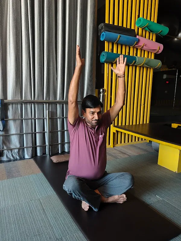 Nirogya stretching & power yoga studio