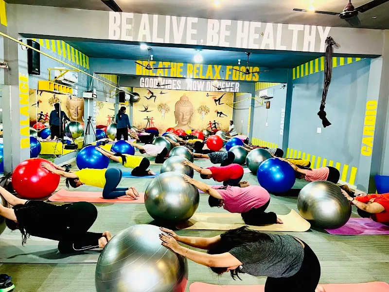 Nirogya stretching & power yoga studio