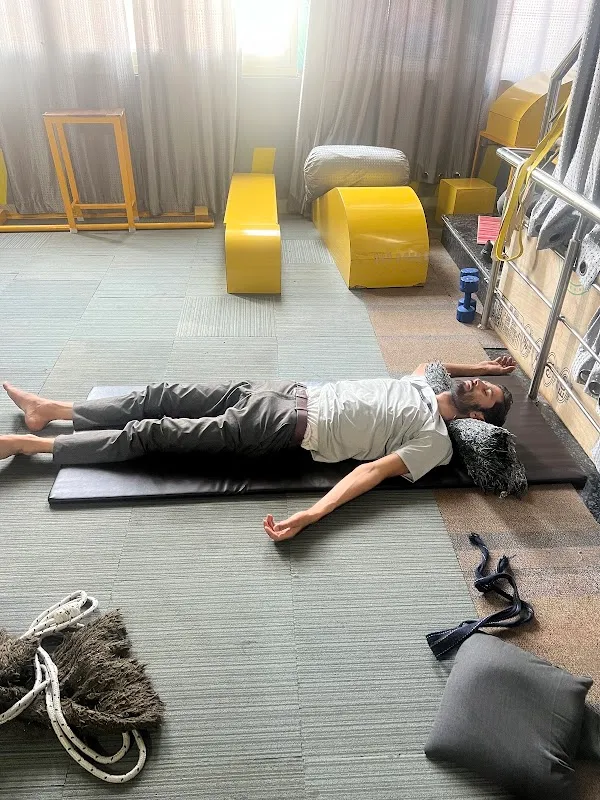 Nirogya stretching & power yoga studio
