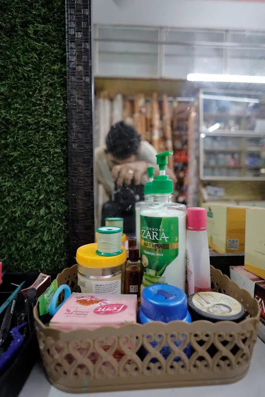 Poonam Salon