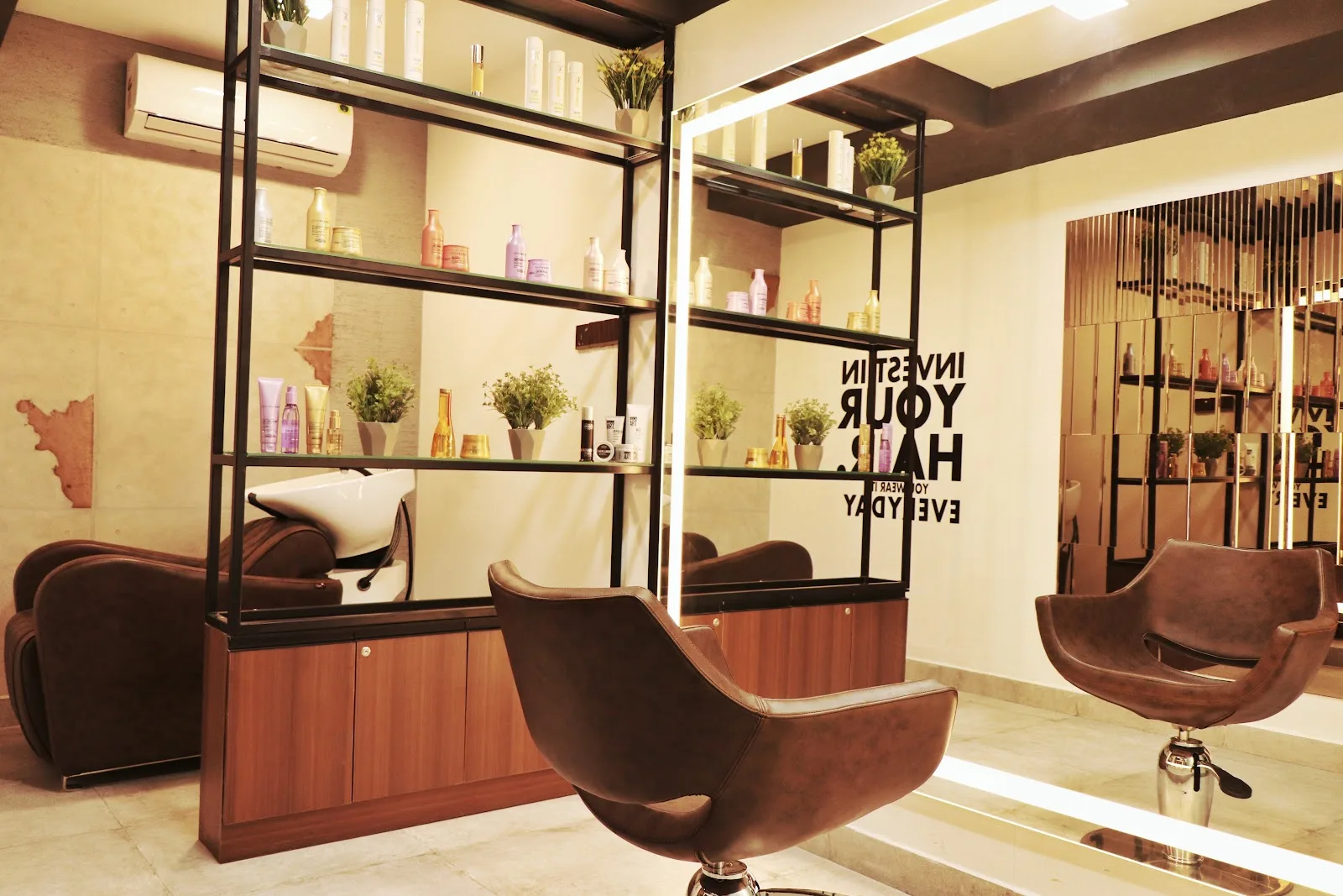 Madan's Makeover Luxury Salon