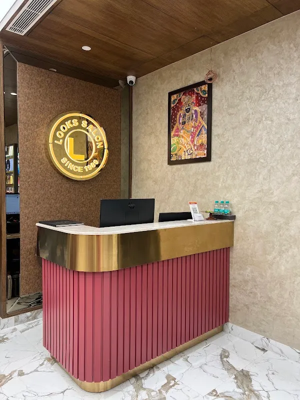 Looks Salon, N block, GK1