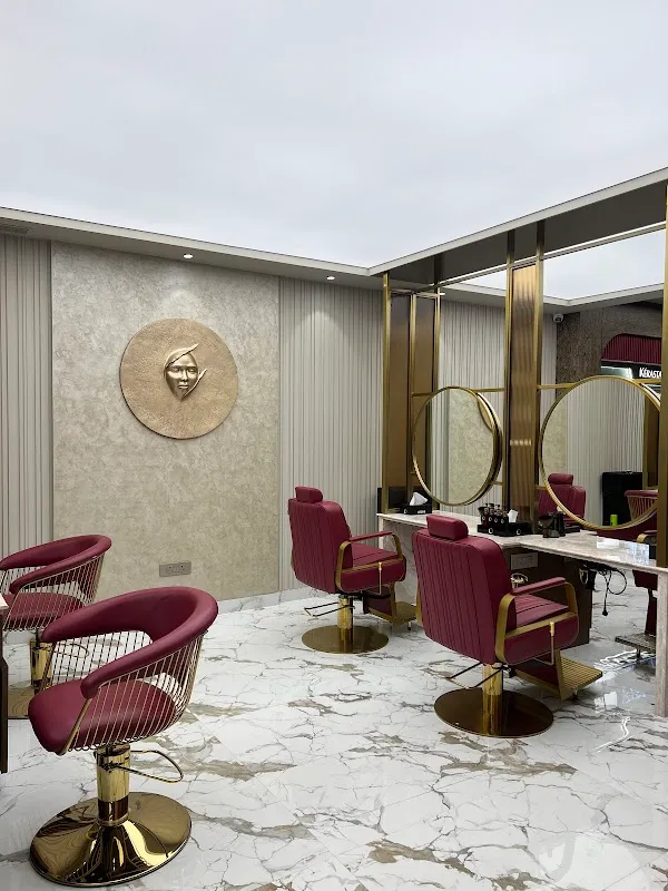Looks Salon, N block, GK1