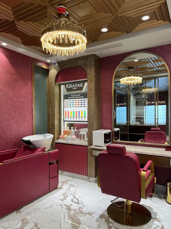 Looks Salon, N block, GK1