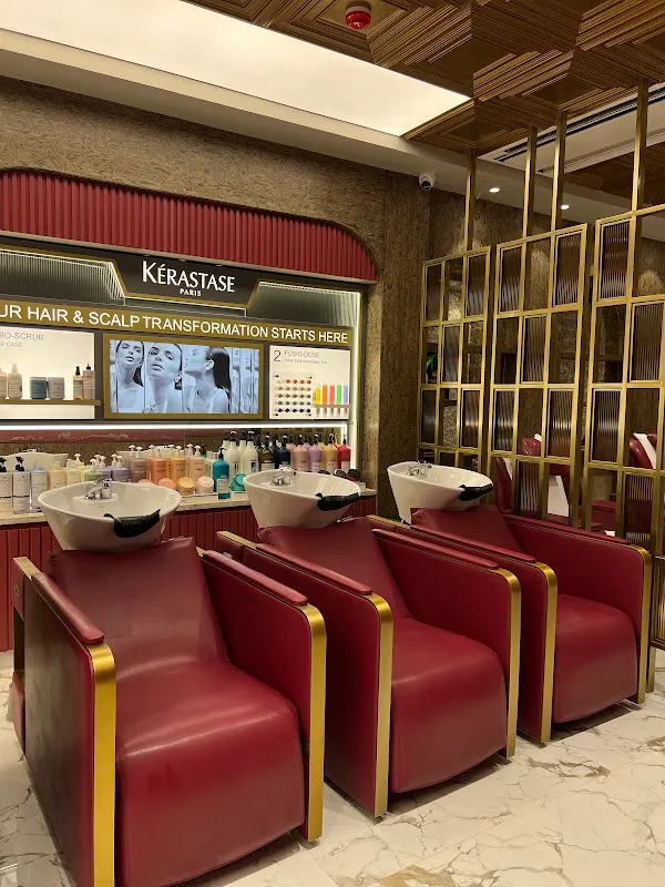 Looks Salon, N block, GK1