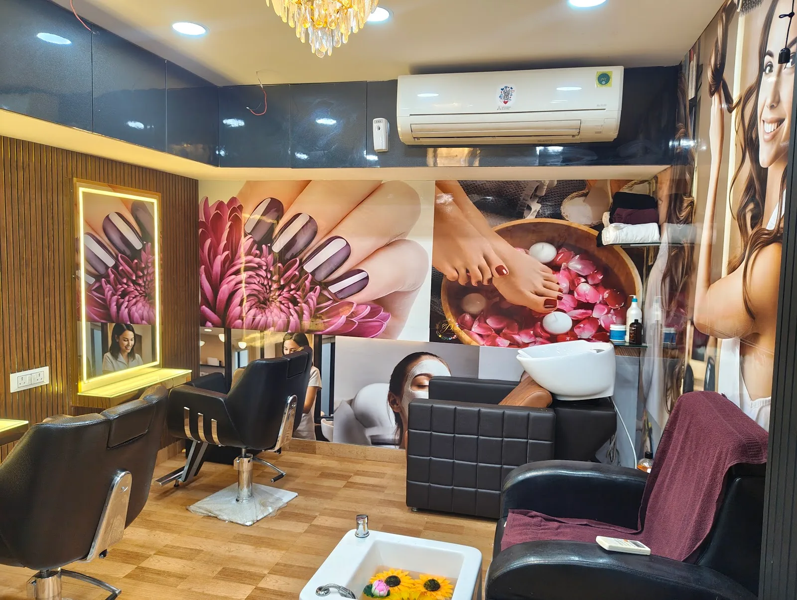 FAMILY STYLISH SALON
