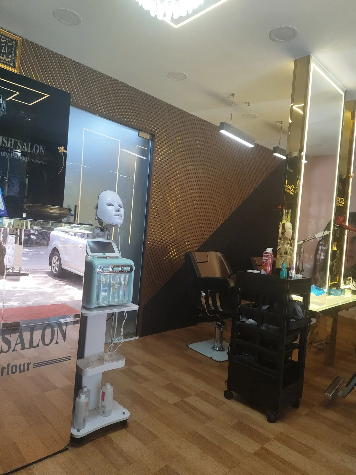 FAMILY STYLISH SALON