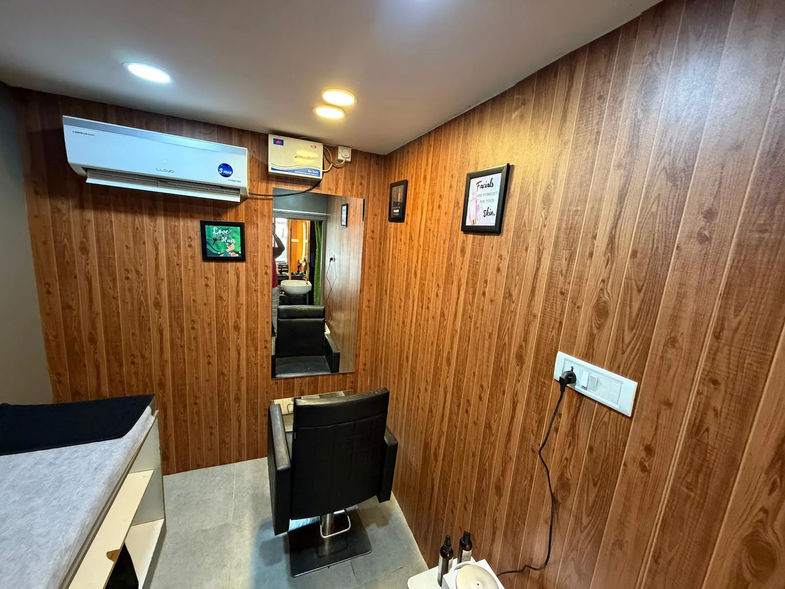 Salon R Unisex