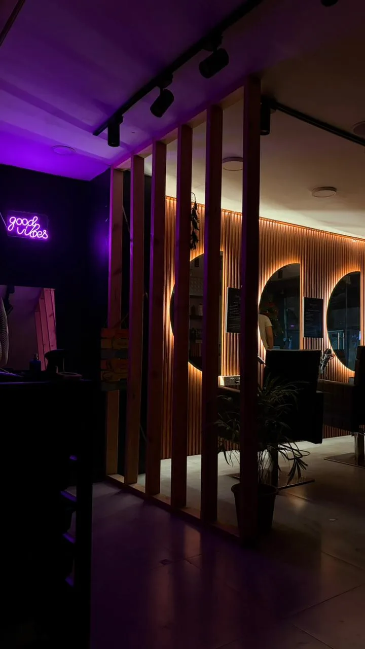 Salon R Unisex