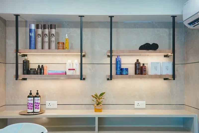 Naturals Salon