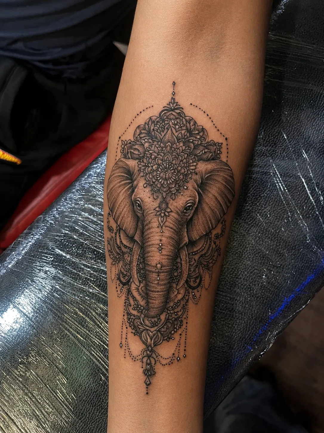 Omkar tattoo studio (Award winning Artist .international)( vasai - virar )tattoo classes