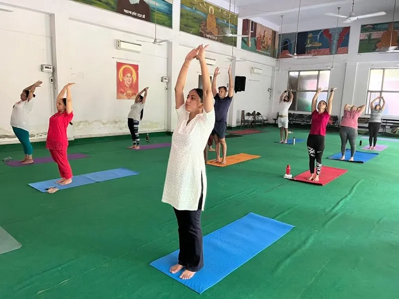 Brahmanistha yoga centre