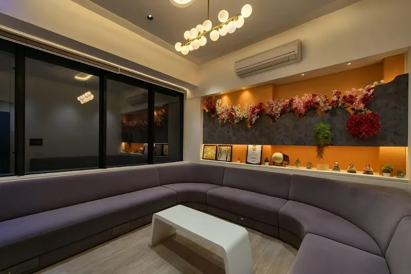 MW Stuudio | Best Podcast Studio & Photography Studio in Mumbai on Rent | Studio For Photoshoot, Reel & Video shoot.