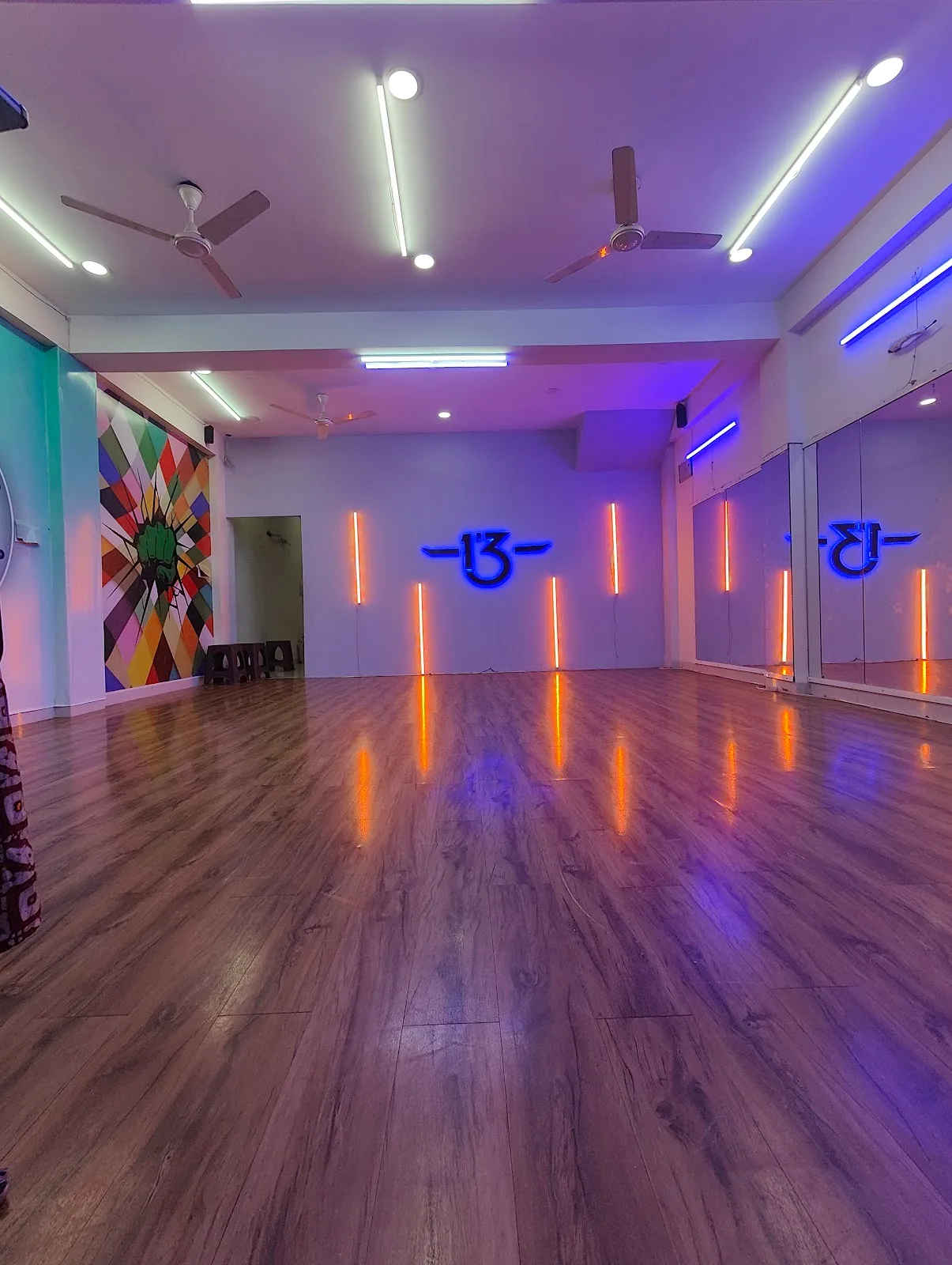 13 Dance Studio