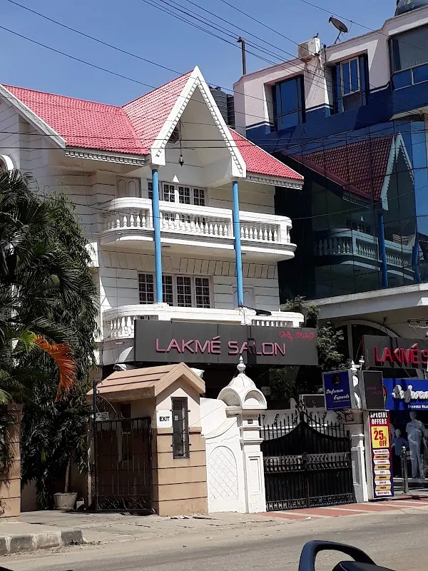 Lakme Salon in Coles Road,Frazer Town,Bengaluru