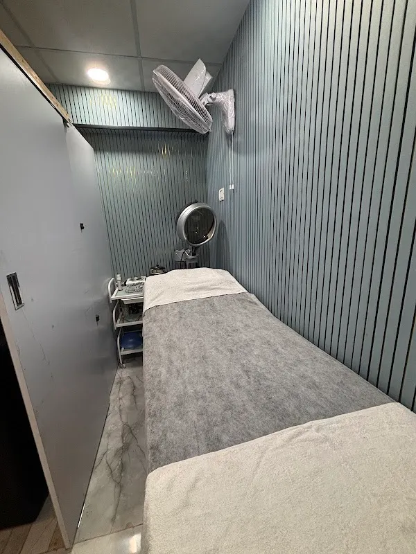 Haika unisex salon