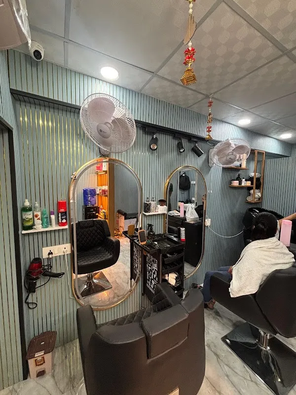 Haika unisex salon