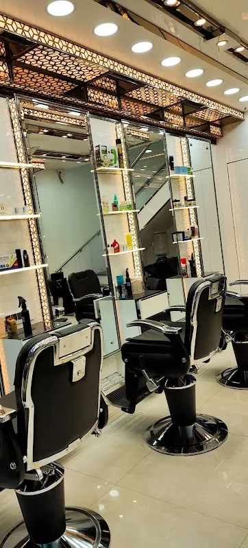 Looks hair studio unisex salon grand Road, East
