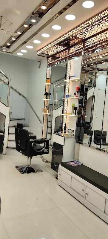 Looks hair studio unisex salon grand Road, East