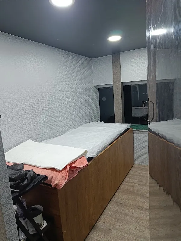 HAIR STUDIO FAMILY SALON