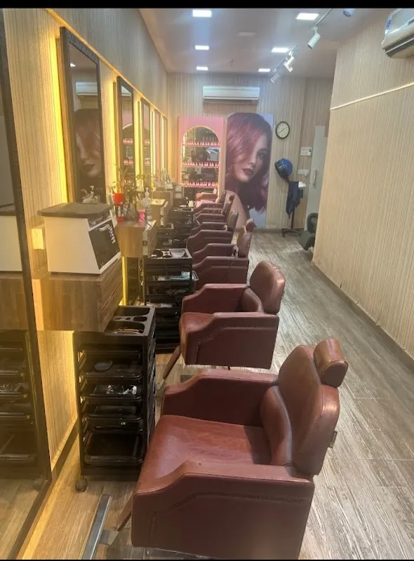 THRIVE UNISEX SALOON-BEST FAMILY SALON IN MALAD