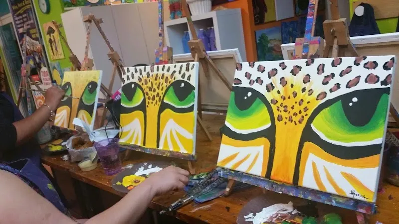 RobyArtsy Studio