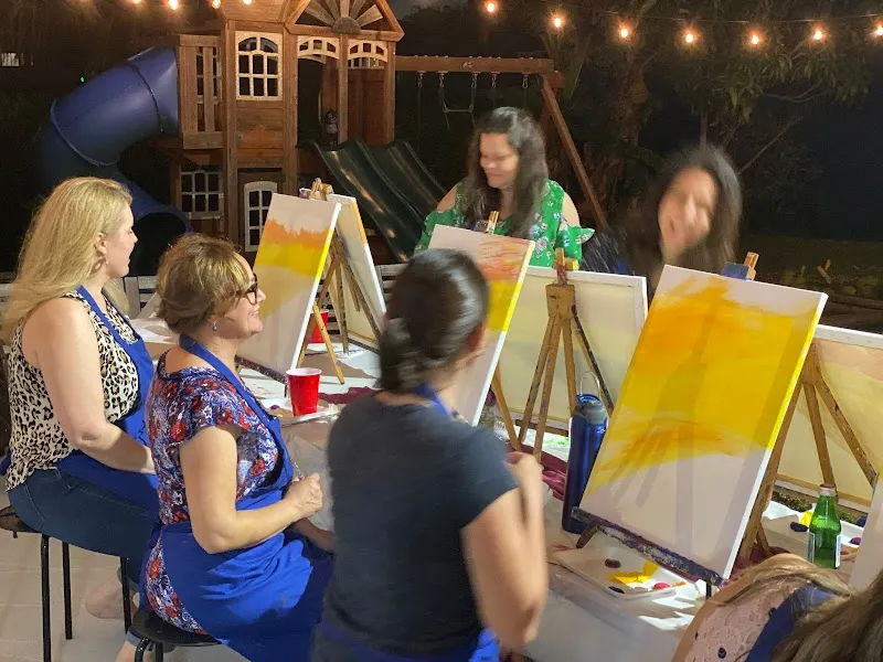 RobyArtsy Studio