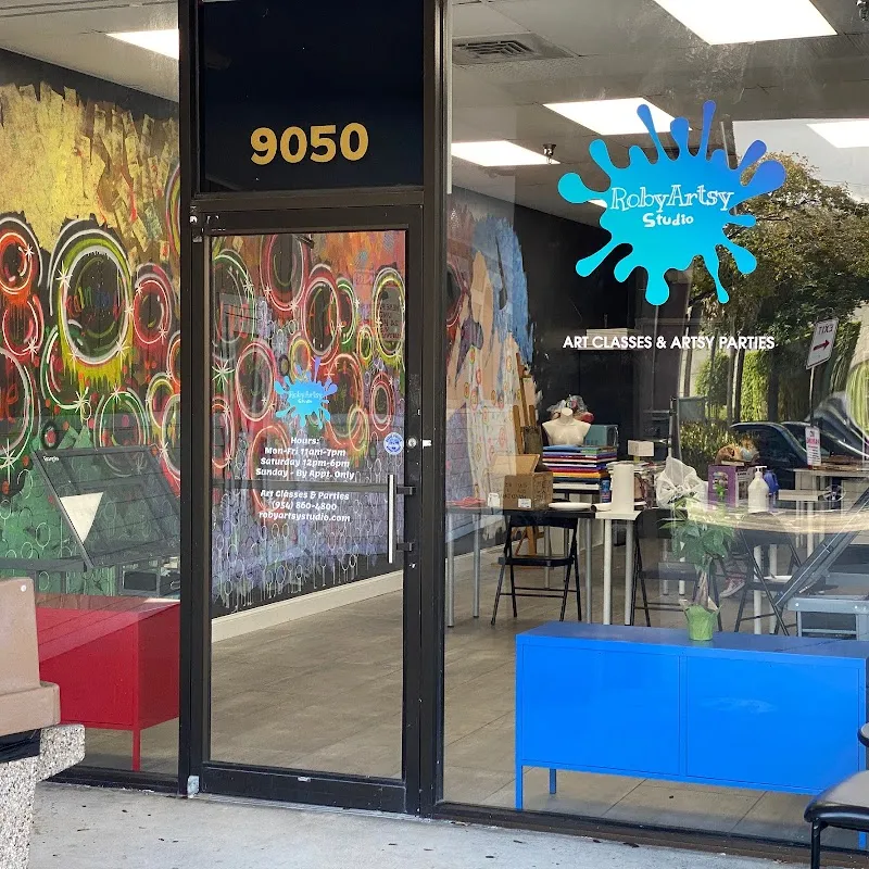 RobyArtsy Studio