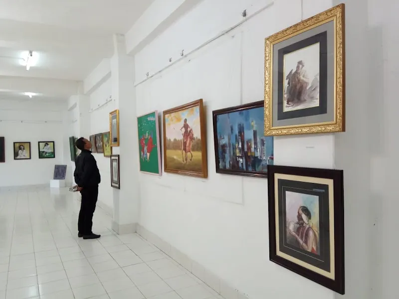 Universal Art gallery