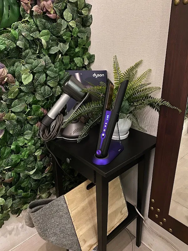 AUGUST Hair Salon