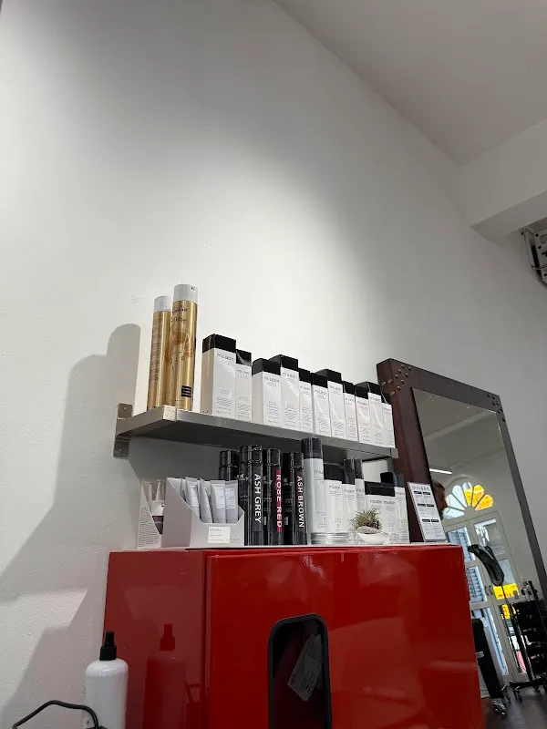 AUGUST Hair Salon