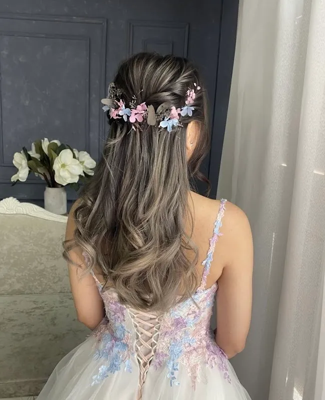 AUGUST Hair Salon