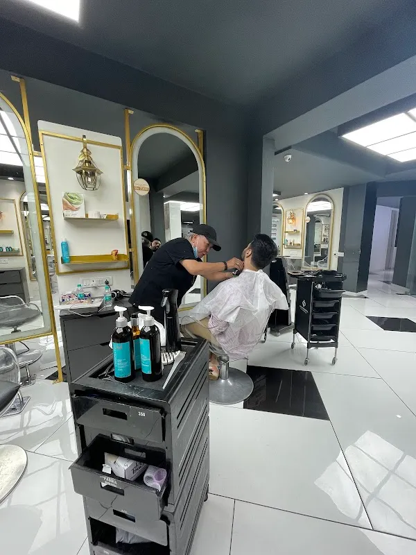 Jean-Claude Biguine Salon & Spa, Lavelle Road