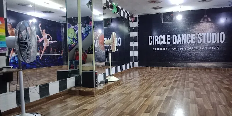 Circle Dance Studio