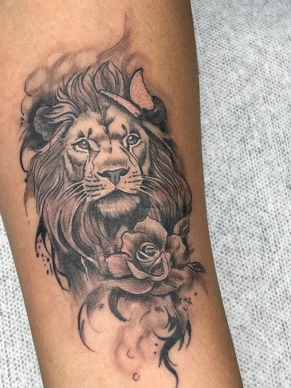 Snazzy tattoo studio & piercing