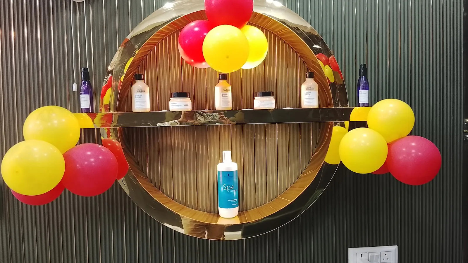 ROMEO & JULIET UNISEX SALON MALLAMPET