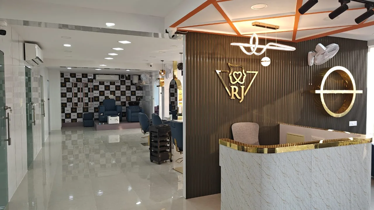 ROMEO & JULIET UNISEX SALON MALLAMPET