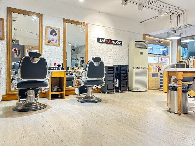 Looks Salon, GK 2