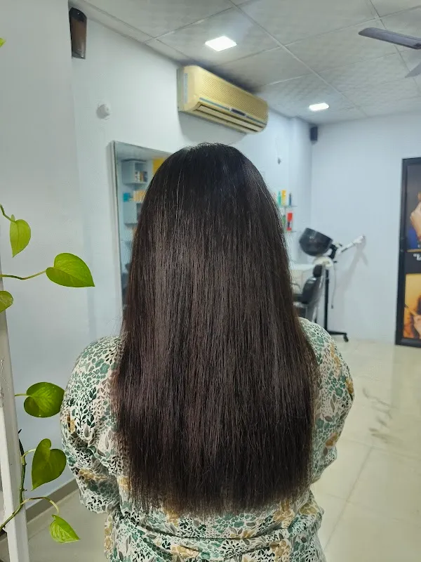 Divine Unisex Salon { For Hair ! Skin ! Makeup ! Nail }