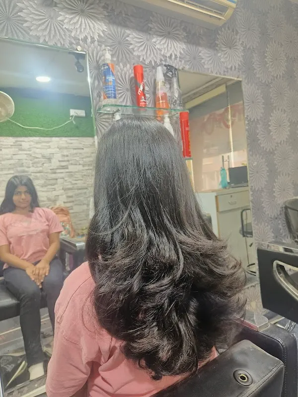 Divine Unisex Salon { For Hair ! Skin ! Makeup ! Nail }