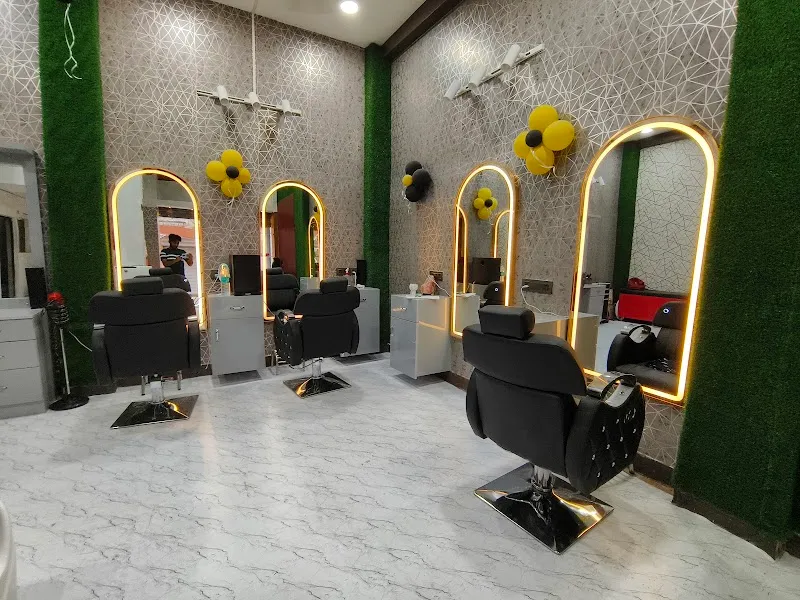 AM LUXURIOUS UNISEX SALON & ACADEMY