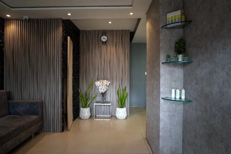 Moss Spa Hair Weaving & Bonding