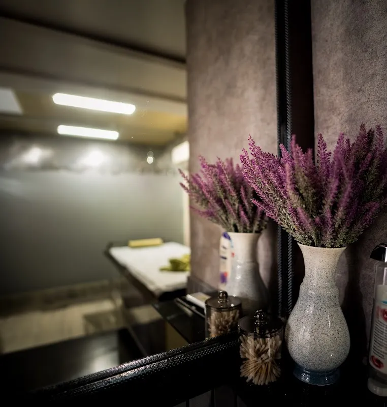Moss Spa Hair Weaving & Bonding